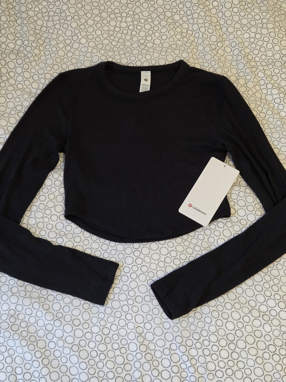 lululemon athletica Black Long-Sleeve Cropped Tee